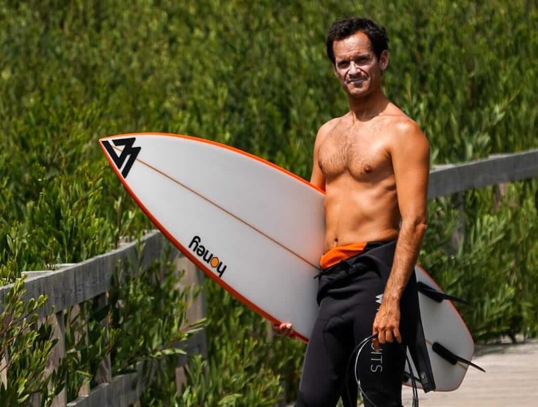 Germán Prieto, autor del primer libro sobre surf en Catalunya, desde 1968 hasta nuestros días