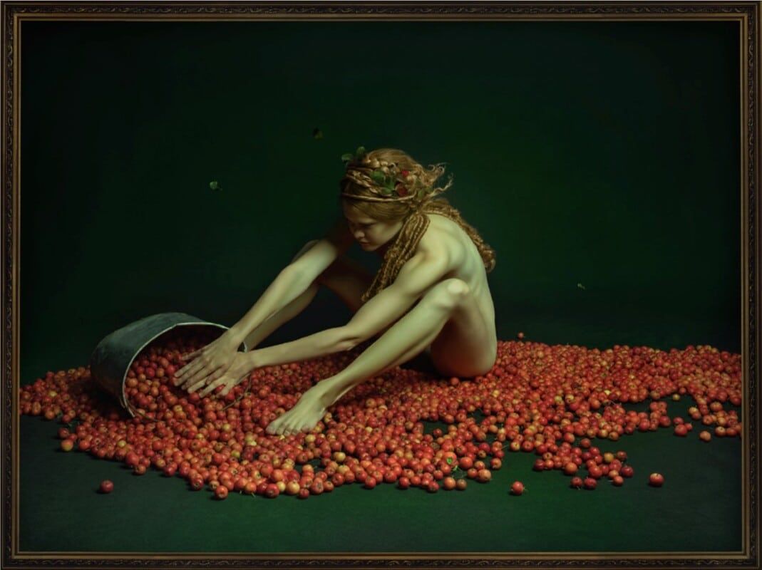 'Y luego se fue rodando por sí solo' (2019). De la fotógrafa Alisa Sibirskaya. Galería Valid Foto Bcn.