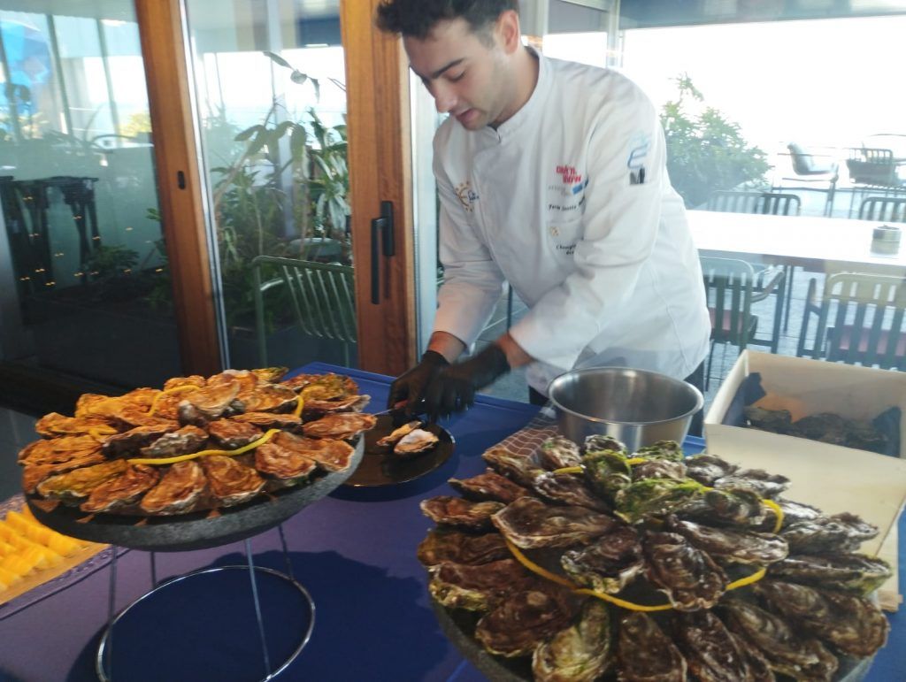 Ostras para empezar el brunch de Azul.