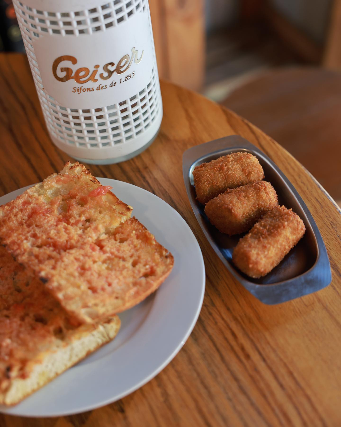 El tapeo ideal, unas croquetas (Foto: Collonut),