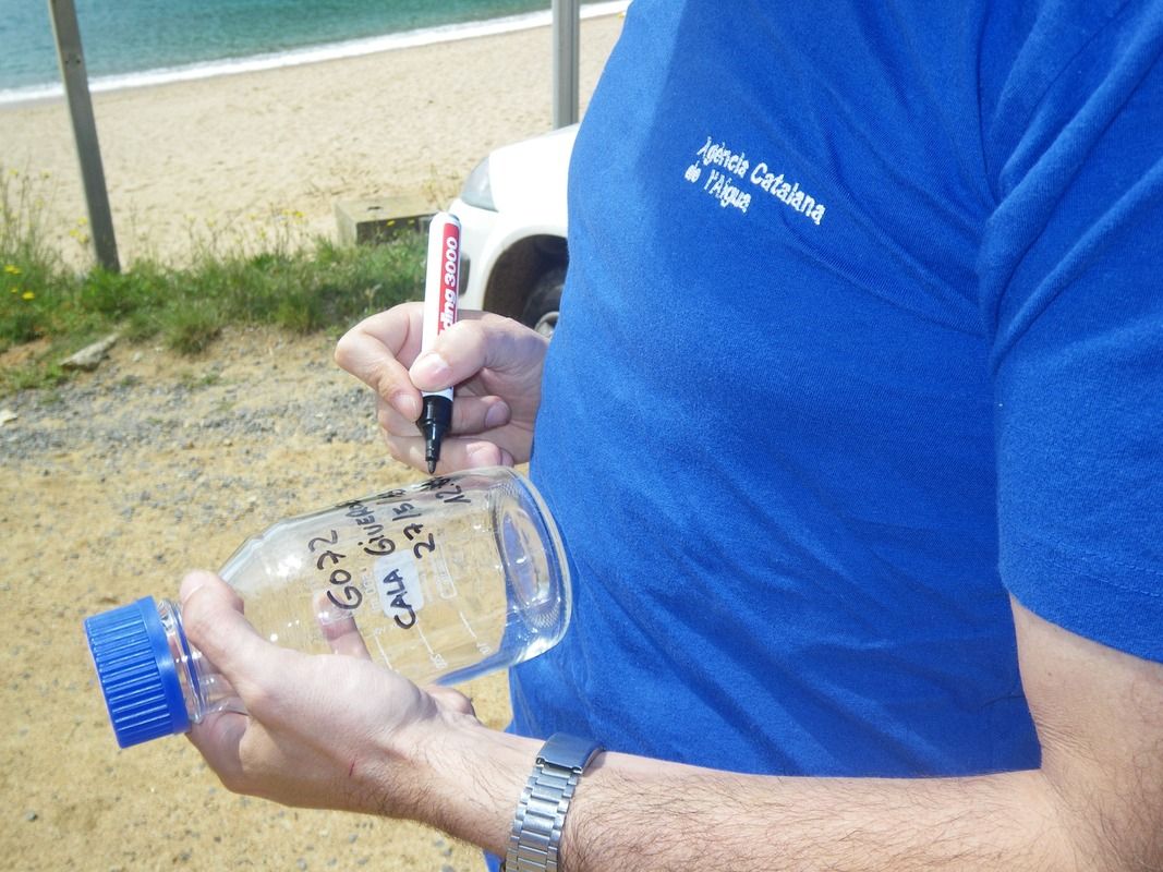 Análisis 3000 muestras agua playas Cataluña
