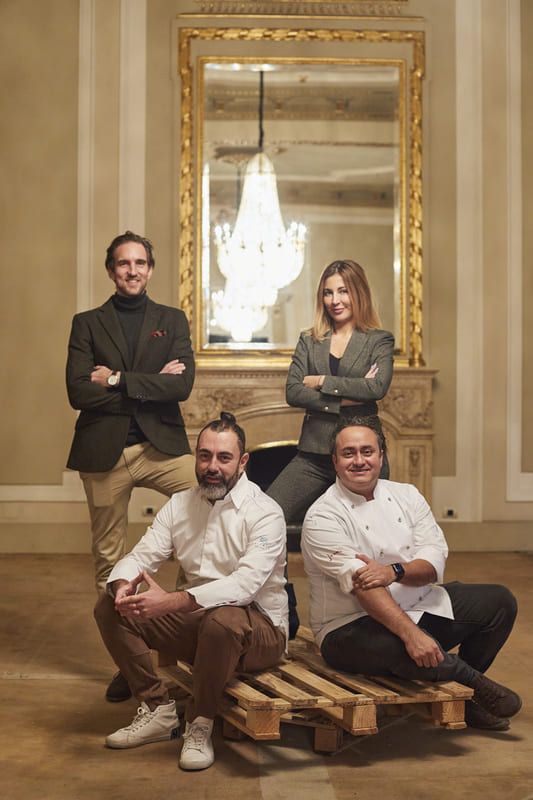 De pie, Friedrich von Schönburg y Anna Gotanegra; sentados los chefs Rafa Zafra y Ricardo Acquista.