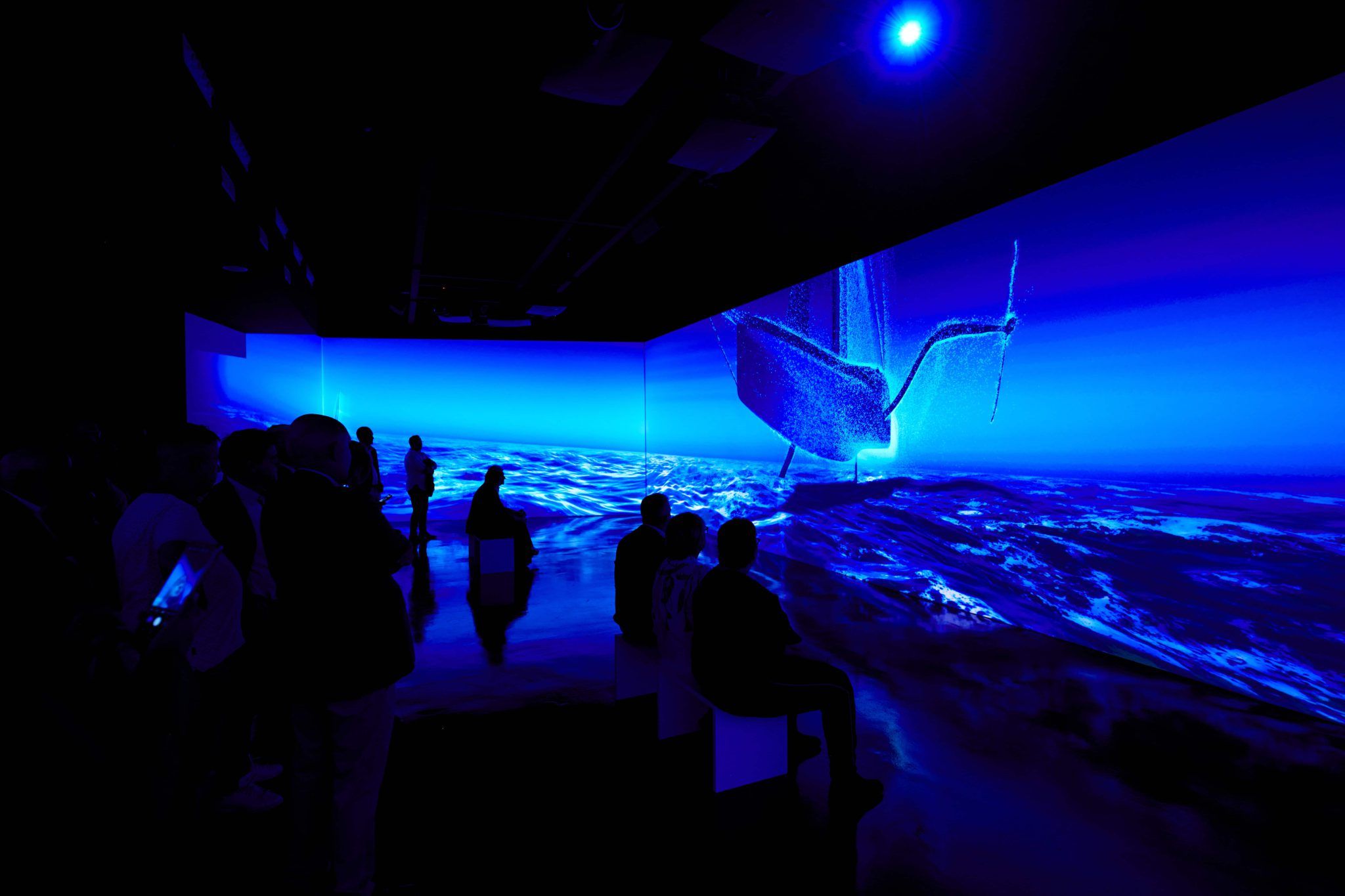 Una de les sales del centre de divulgació America’s Cup Experience, a l'antic cinema IMAX.