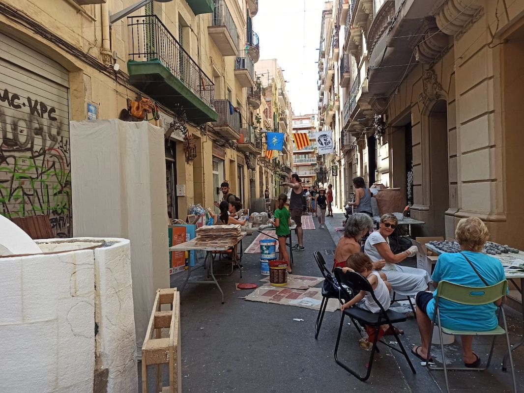 Preparativos de las fiestas de Gràcia. © Anna Badia Preparativos de las fiestas de Gràcia. © Anna Badia