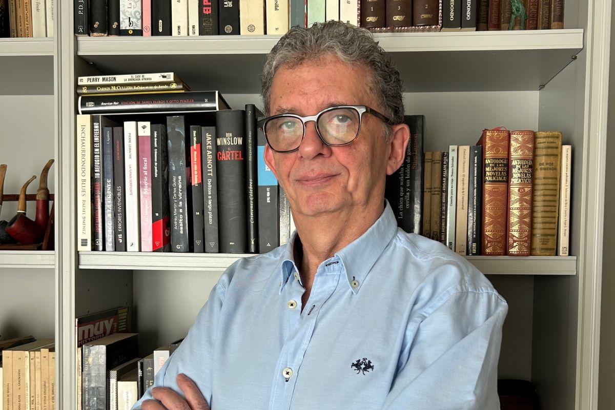 El periodista y escritor Santiago Tarín