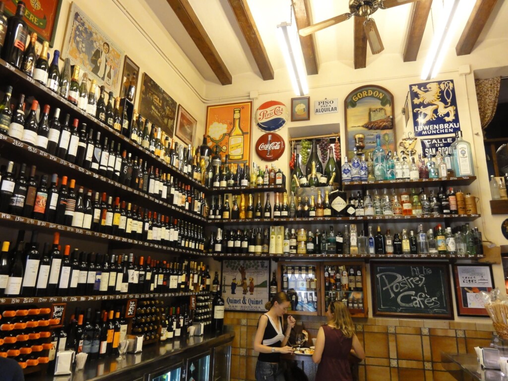 Quimet & Quimet, uno de los principales templos del vermut en Barcelona. © Kent Wang