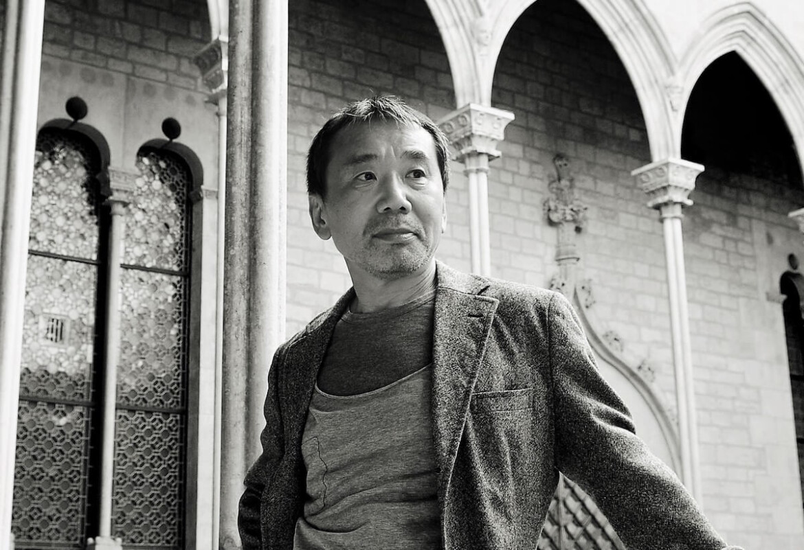Haruki Murakami al Palau de la Generalitat, en una visita a Barcelona © Iván Giménez / Tusquets Editores.