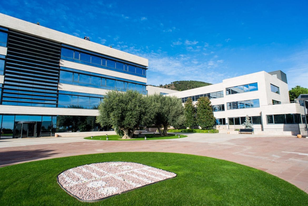 Campus Iese Barcelona - escuelas de negocio europeas formación de directivos MBA de IESE