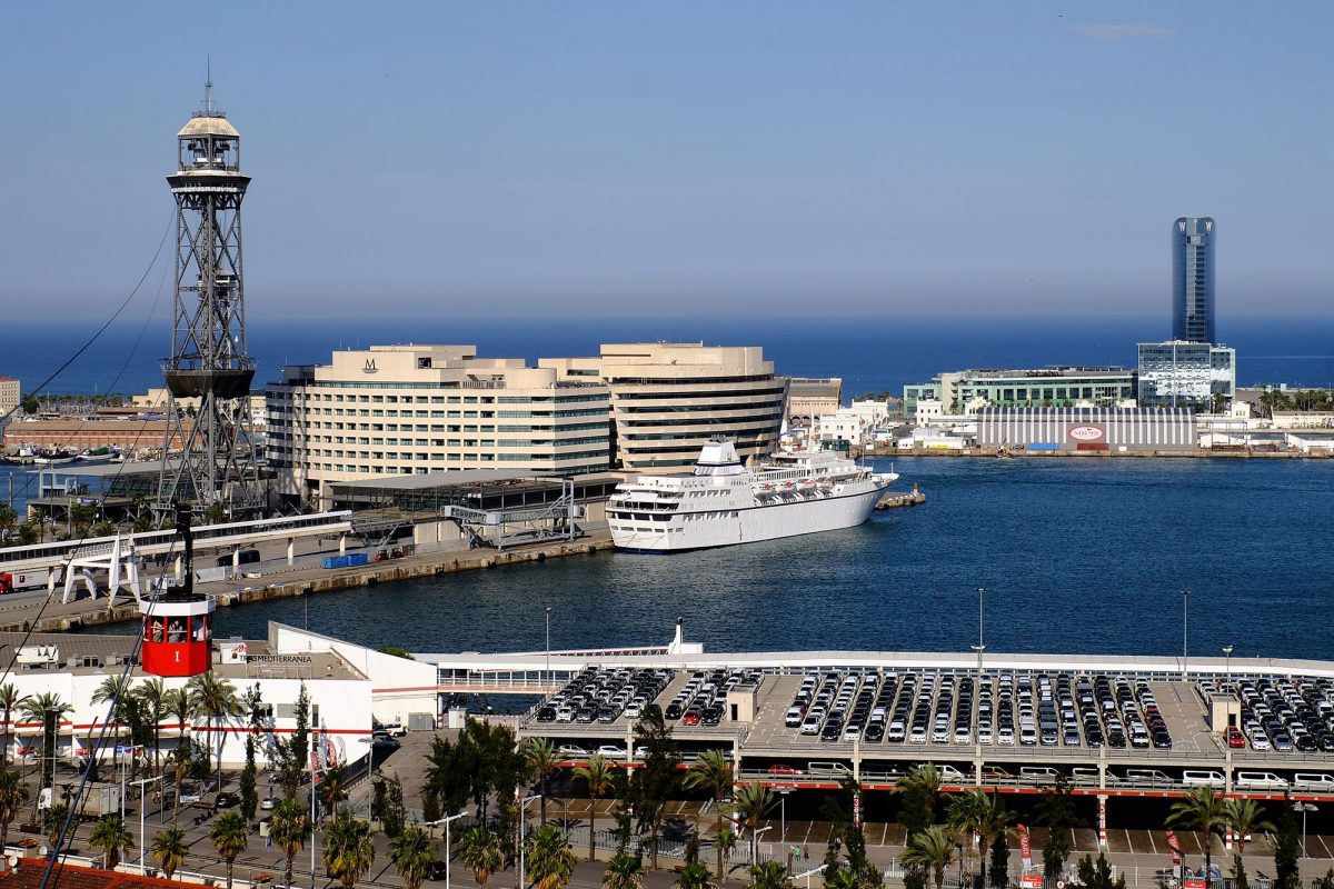 El Port de Barcelona duplicará este año sus para contribuir a la recuperación