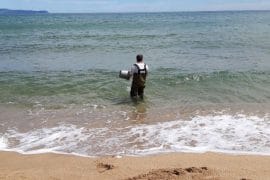 Recogida muestras playa de la Agencia Catalana del Agua