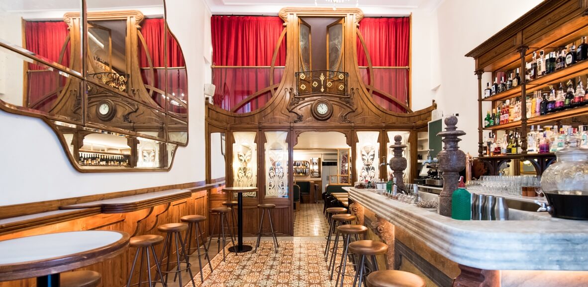 Interior del Bar Muy Buenas a Barcelona