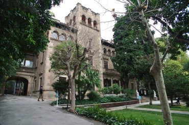 Edificio de la Fundación Julio Muñoz Ramonet - Vicente Zambrano González