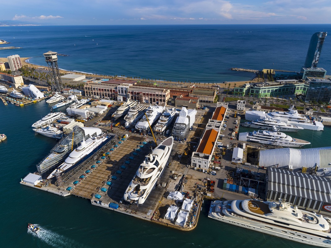Vista aérea de las instalaciones de MB92 en el Port de Barcelona.
