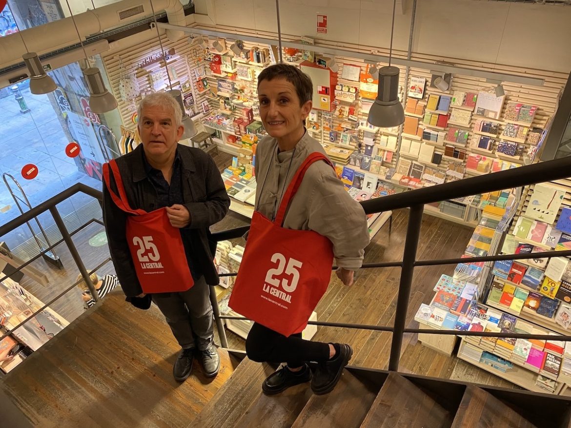 Antonio Ramírez i Marta Ramoneda, els fundadors de la llibreria La Central.