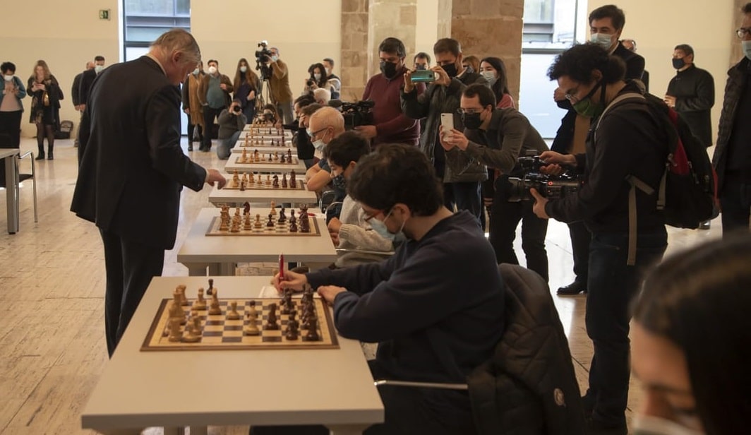 Karpov jugando ajedrez Museu Marítim Barcelona