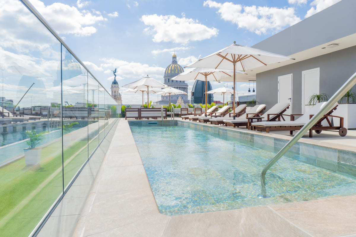 Axel Hotels Habana piscina