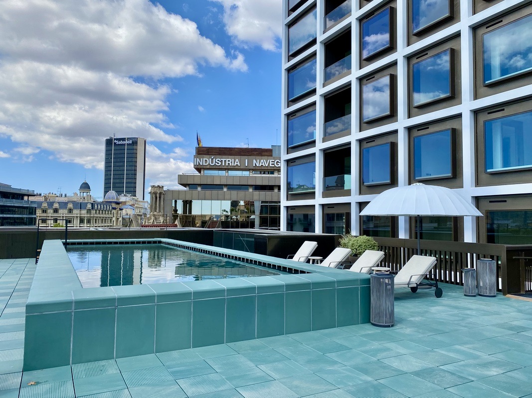 Mandarin Oriental Residences KKH Paseo de Gràcia piscina