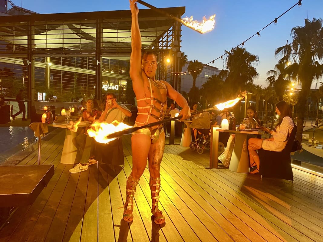 Hotel W The Bonfire piscina Barcelona