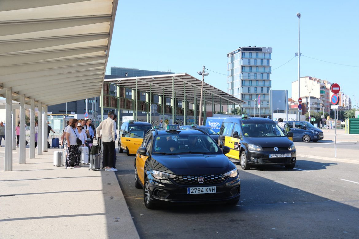 Parada taxis estació Sants