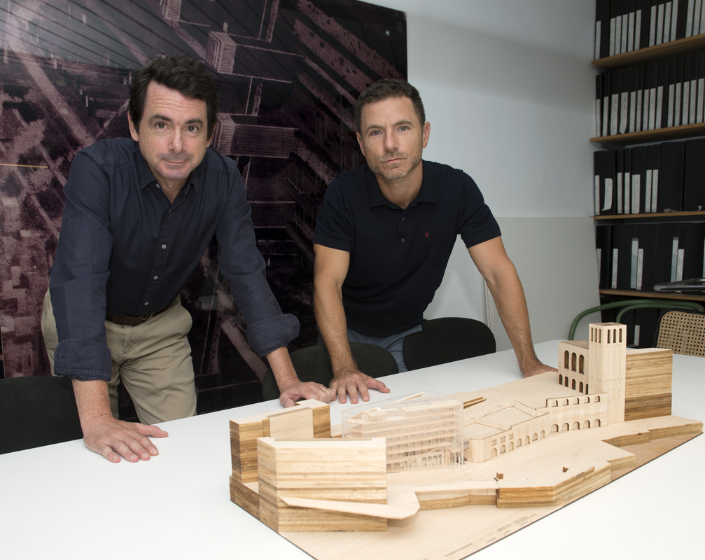 Josep M. Miró y Eduard Gutiérrez arquitectos nueva Biblioteca central de Barcelona maqueta