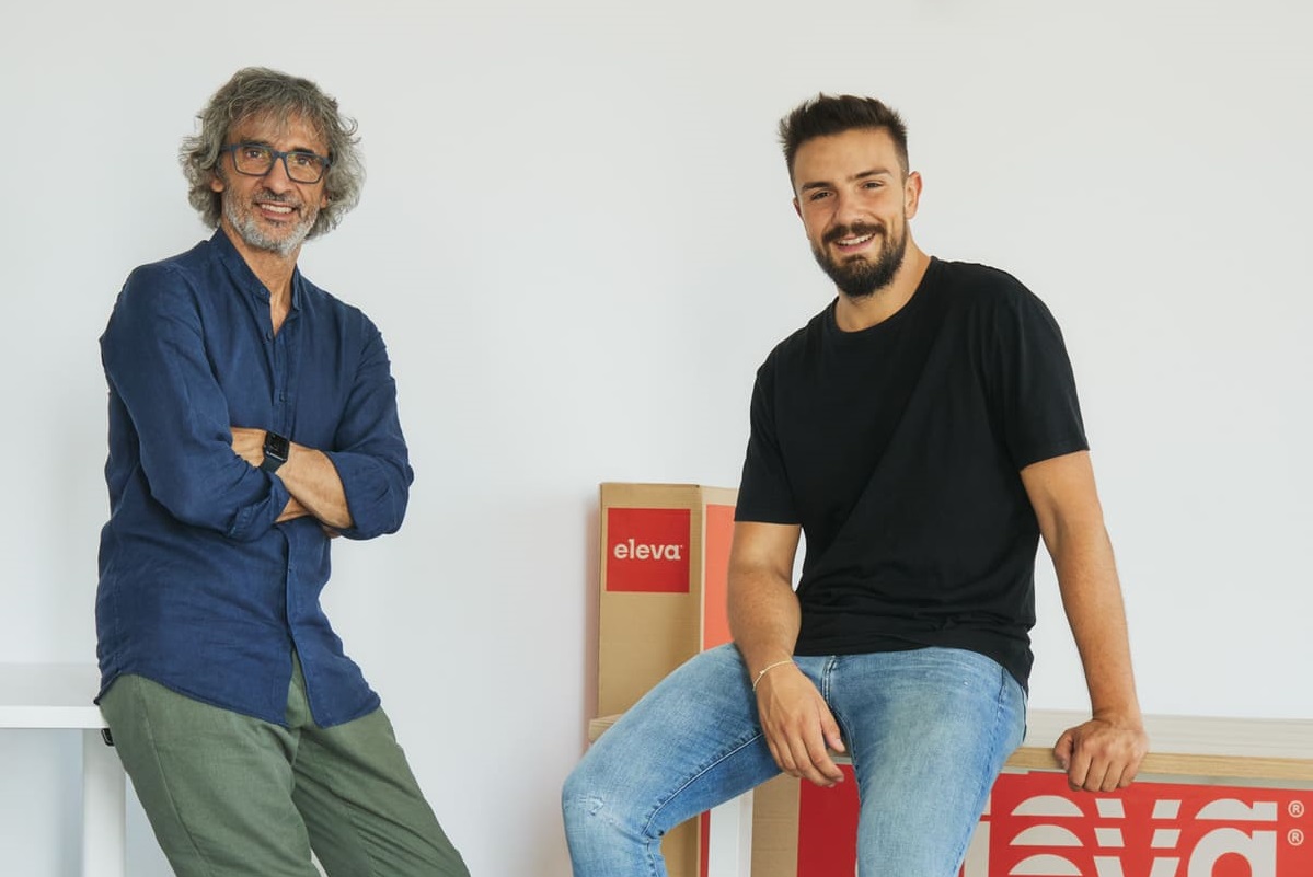 Eleva, escritorios regulables que protegen la salud