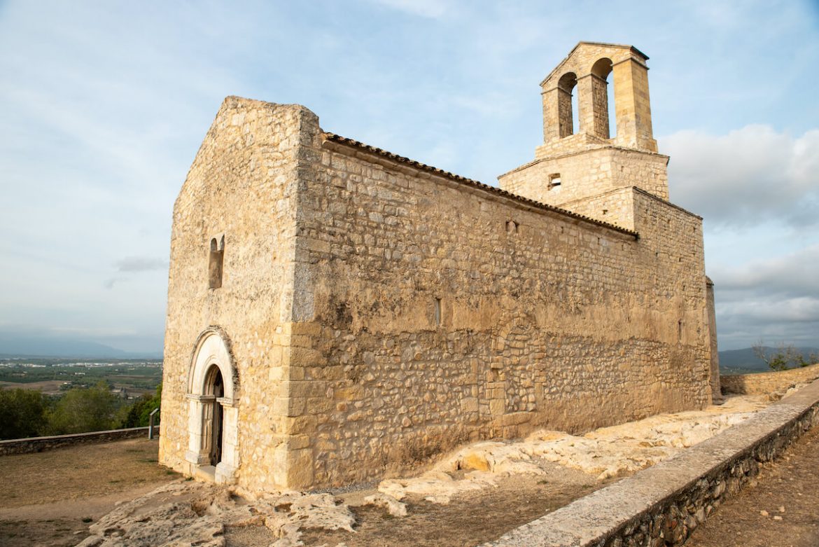 Església de Sant Miquel al Parc d’Olèrdola parques naturales de Barcelona