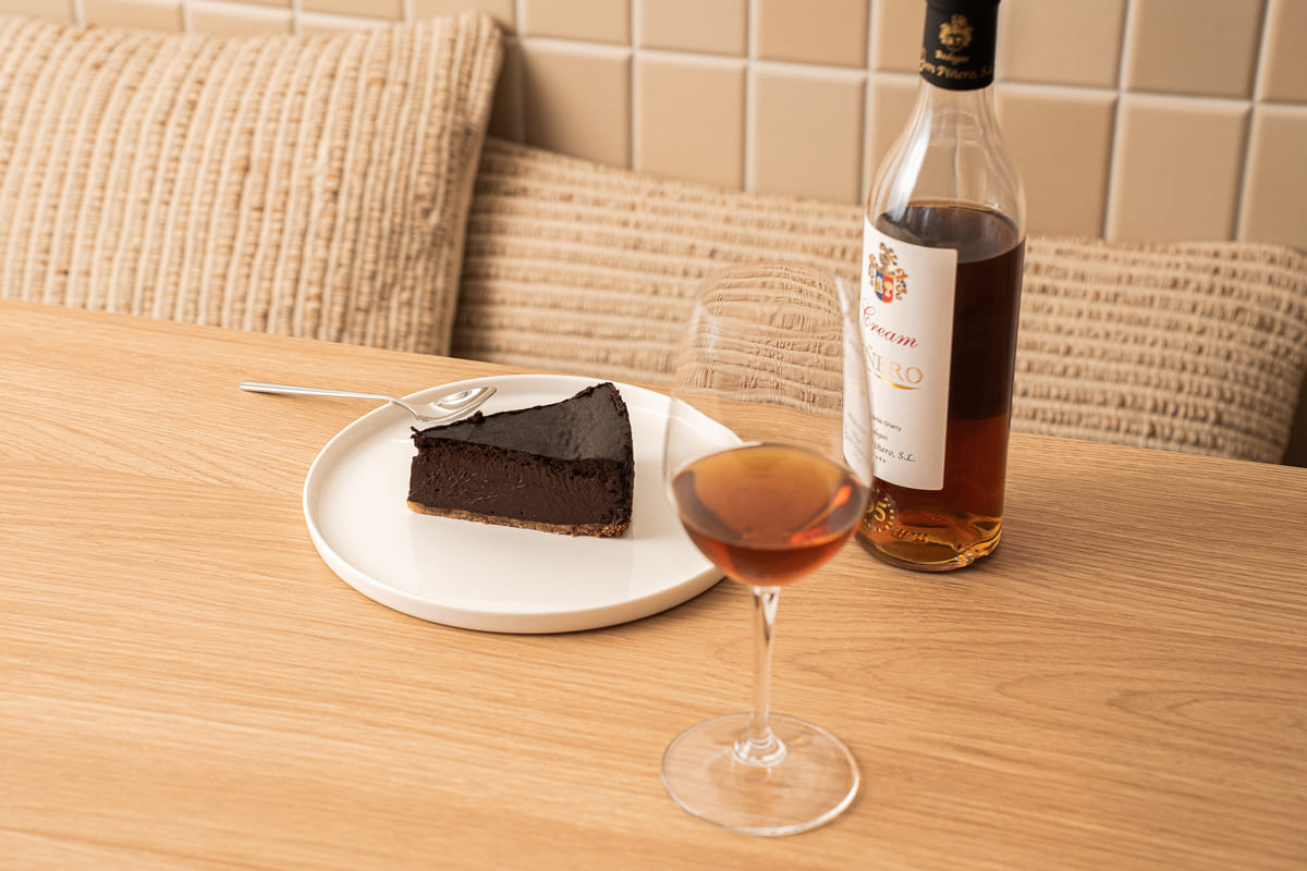 JON CAKE & WINES