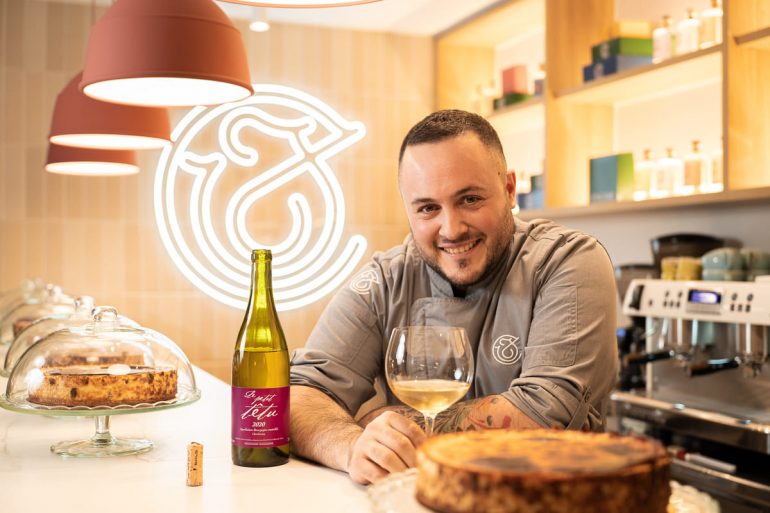 Los pasteles de Jon Cake aterrizan en Les Corts