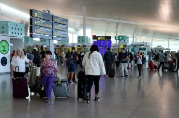 T1 Aeroport de Barcelona pasajeros El Prat