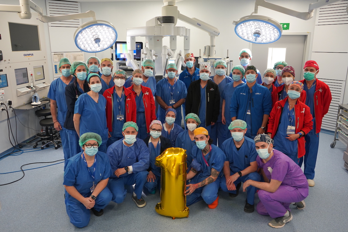 Equipo primer trasplante pulmonar sin abrir tórax y completamente robótico