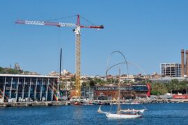 Base Emirates Team New Zealand Port Vell