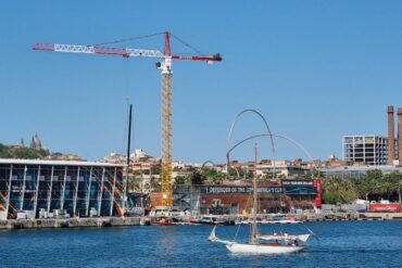 Base Emirates Team New Zealand Port Vell