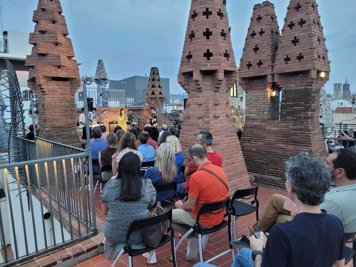 publico en el Palau Güell