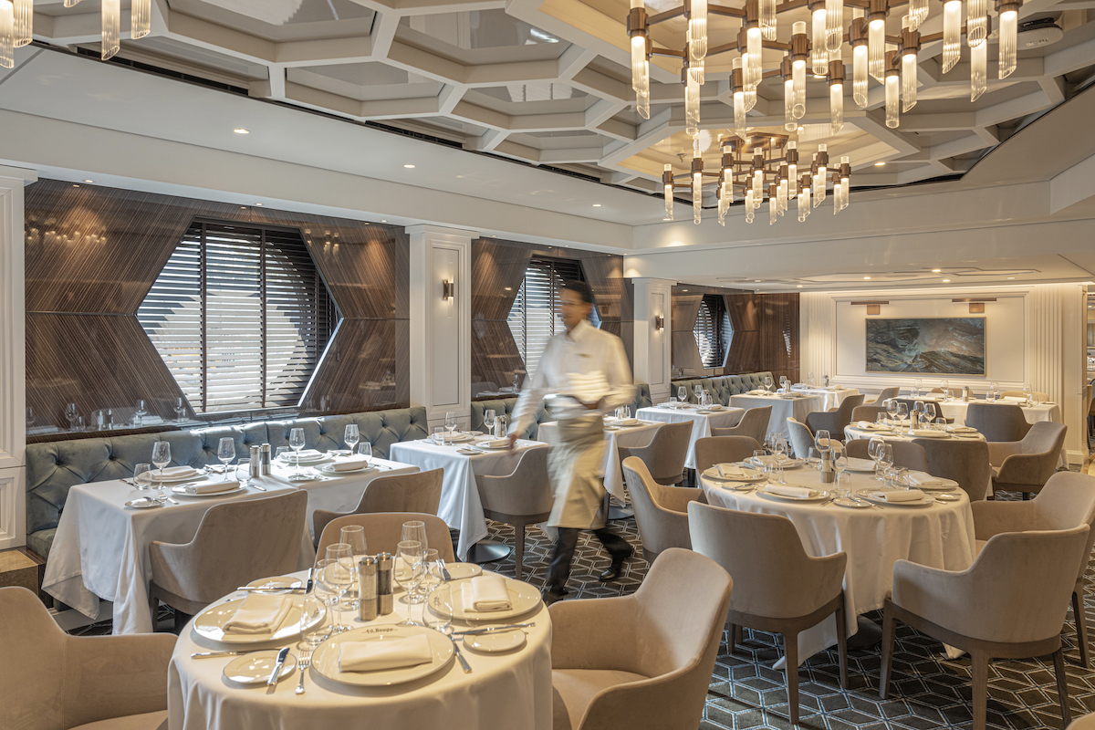 Comedor Explora Journeys MSC