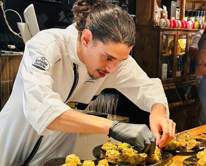 El joven chef, Aniol Pararols, formado en El Celler de Can Roca.