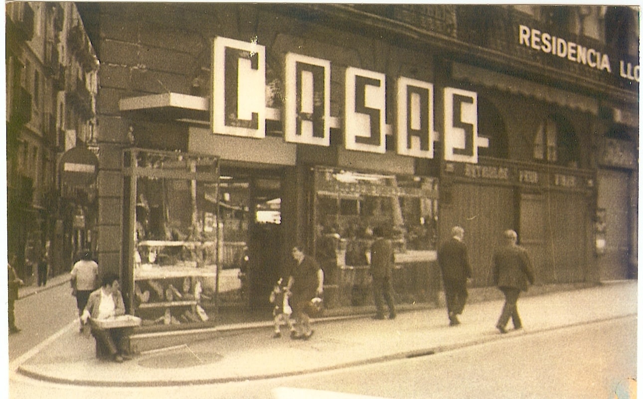 Tienda de Casas en la Rambla Canaletes