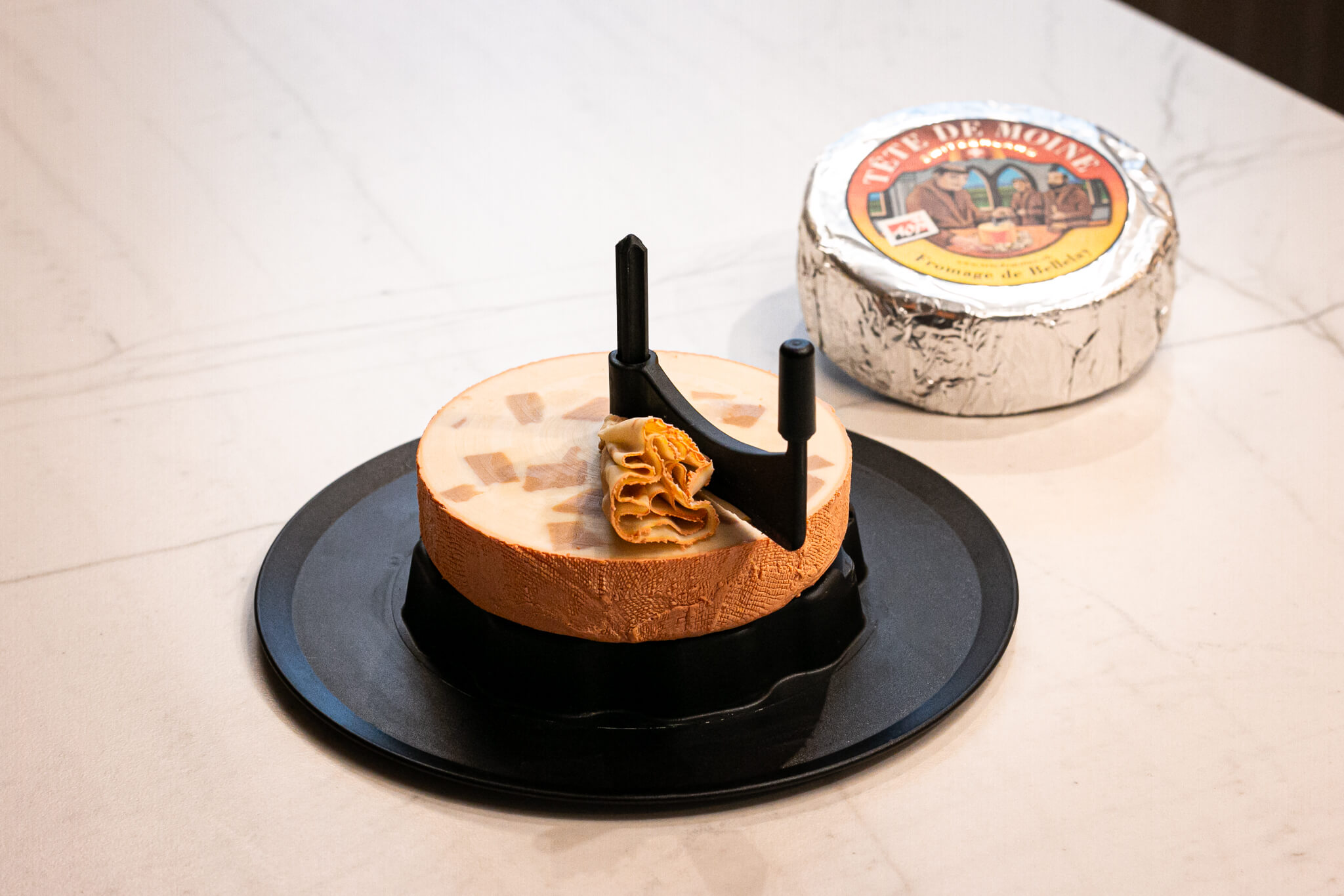 El turrón de Tête de Moine de Jon Cake elaborado por I+Desserts © Jairon Garcia
