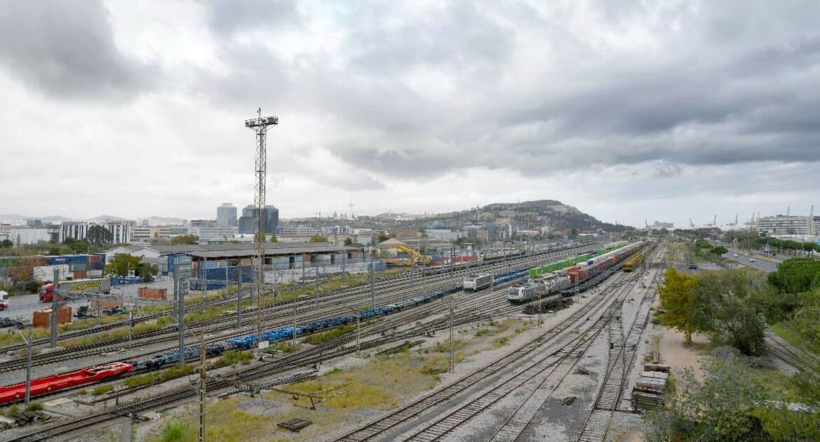 Terminal de Can Tunis. Train Port Barcelona