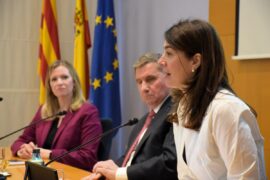 La cónsul general de Estados Unidos en la Barcelona, Katie Stana; el secretario general de Foment, David Tornos, y la directora de Innovación de Foment, Maria Mora.