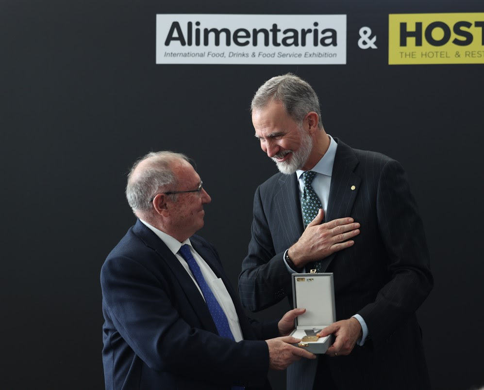 Estrecharse la mano en el gran festín de Alimentaria