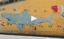 mural tiburon en el carmel barcelona