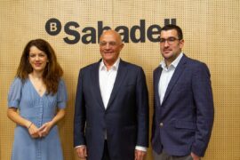 Elvan Boke, Josep Oliu y Manuel Delgado Baquerizo