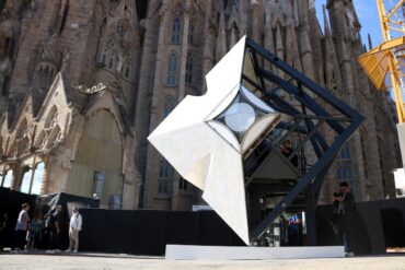 Prototipo de parte de la cruz de la Sagrada Família.