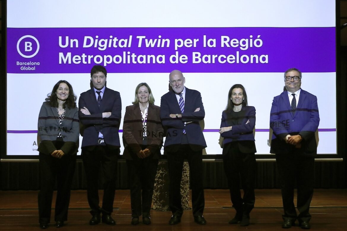 Mercè Conesa, Ramon Gras, Isabel Lombana, Ignacio Torras, Maite Barrera y Ramon Agenjo en el acto metrópolis barcelonesa
