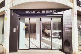 El primer concesionario Movento Ebro ha abierto este jueves en el carrer Balmes de Barcelona
