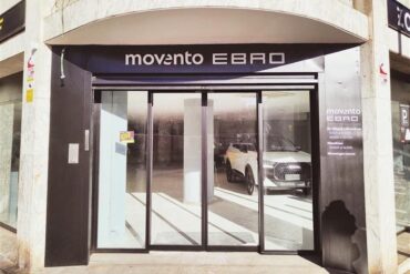 El primer concesionario Movento Ebro ha abierto este jueves en el carrer Balmes de Barcelona