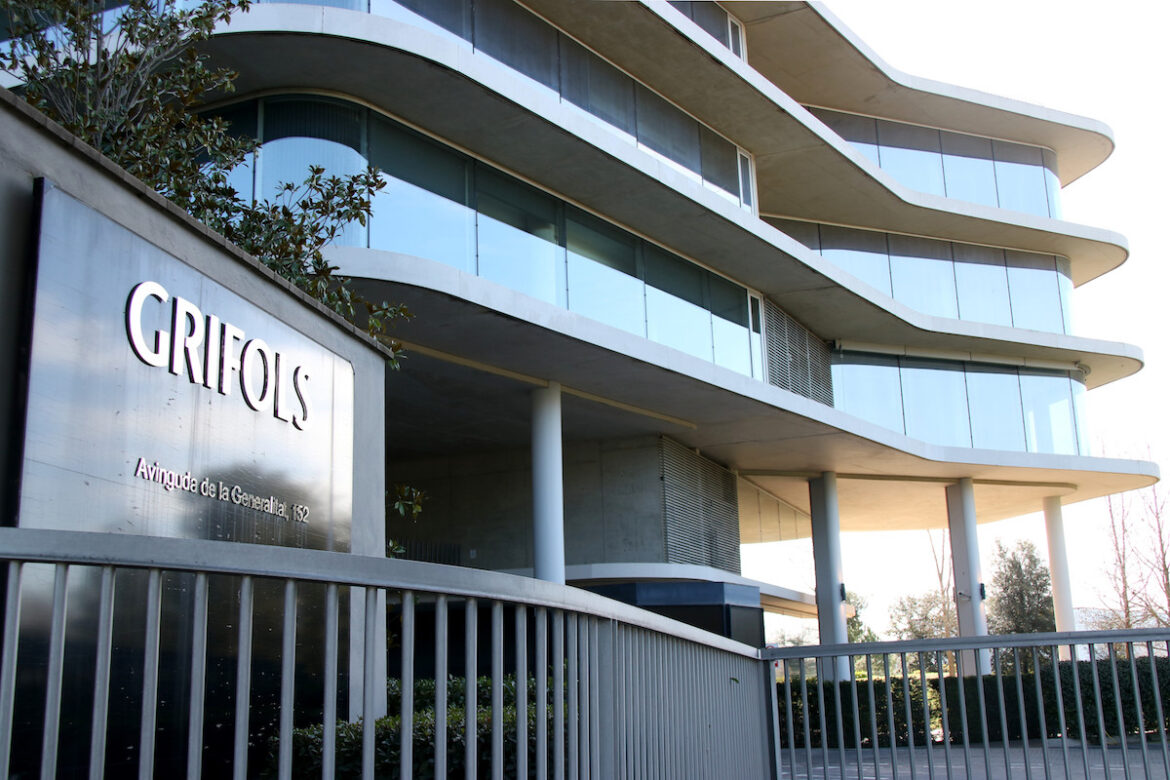 La sede de Grifols en Sant Cugat del Vallès © Albert Hernàndez / ACN