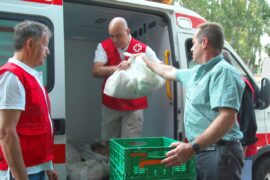 Mercadona colabora con entidades como la Cruz Roja.