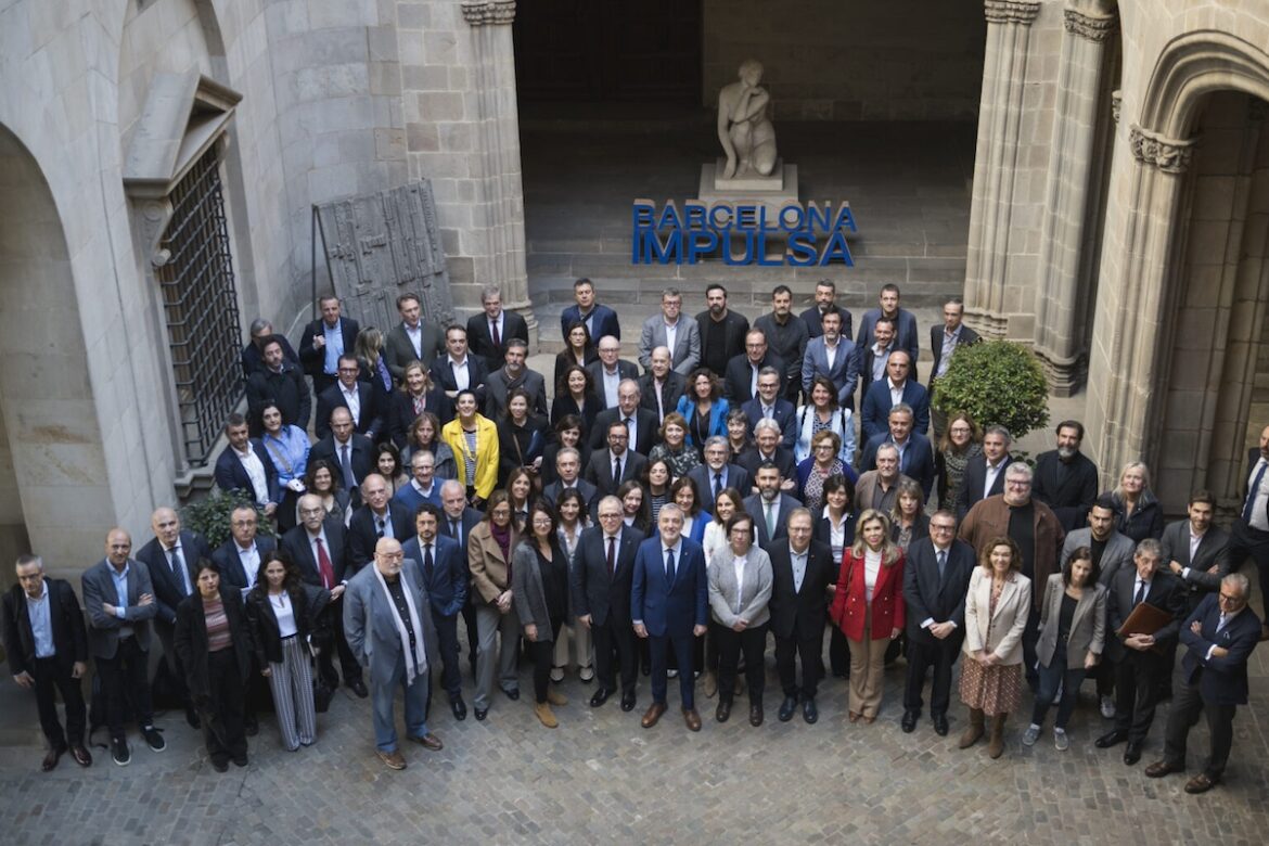 Presentación del plan Barcelona Impulsa en el Ayuntamiento.