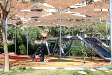 Parc amb ombres sombra Barcelona